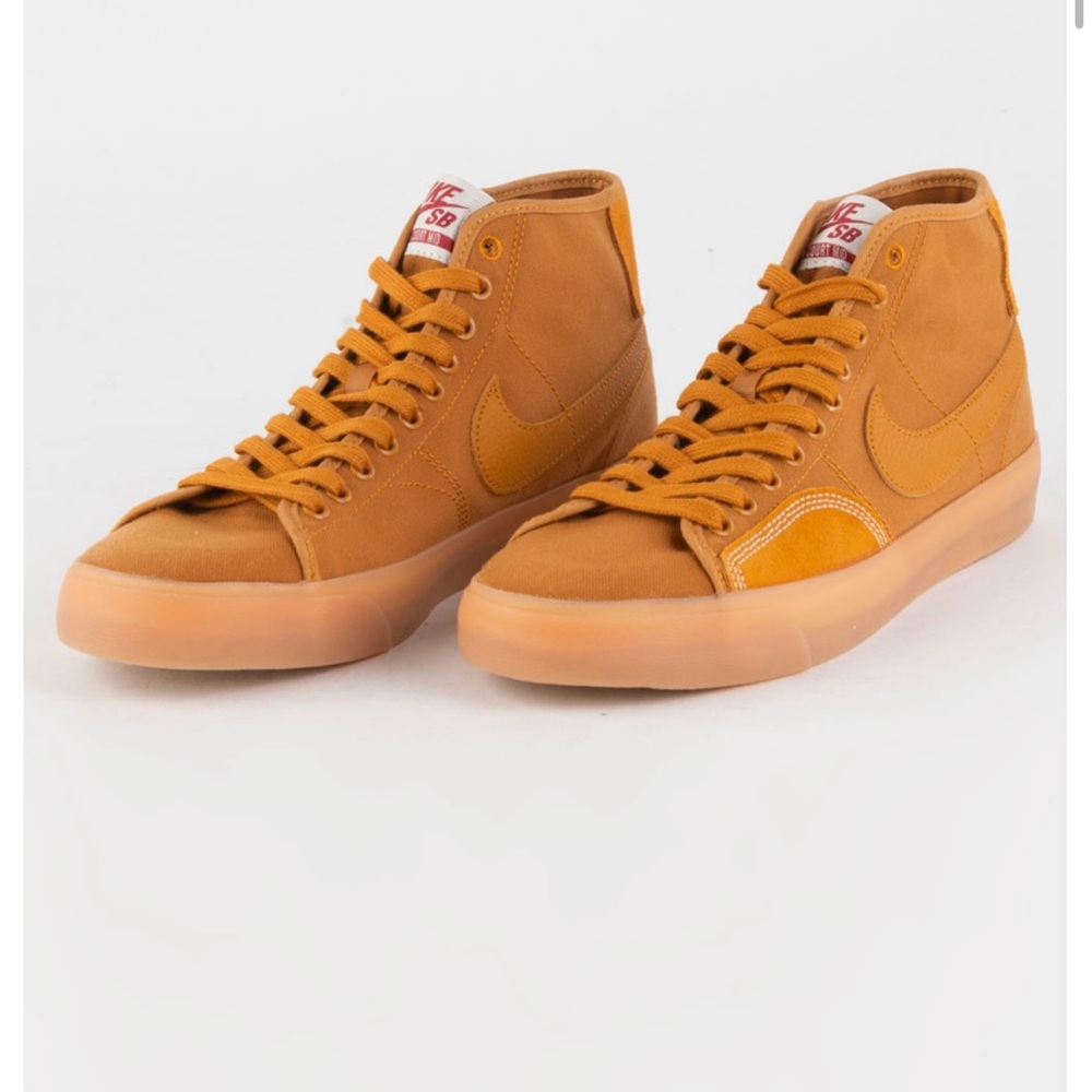 NWOT - BRAND NEW - NIKE SB Blazer Court Mid Premium Skate Shoes- Size 10.5